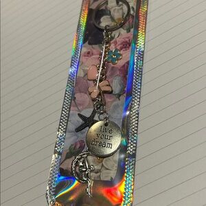 “Live your Dream”‎ Silver keychain with charms